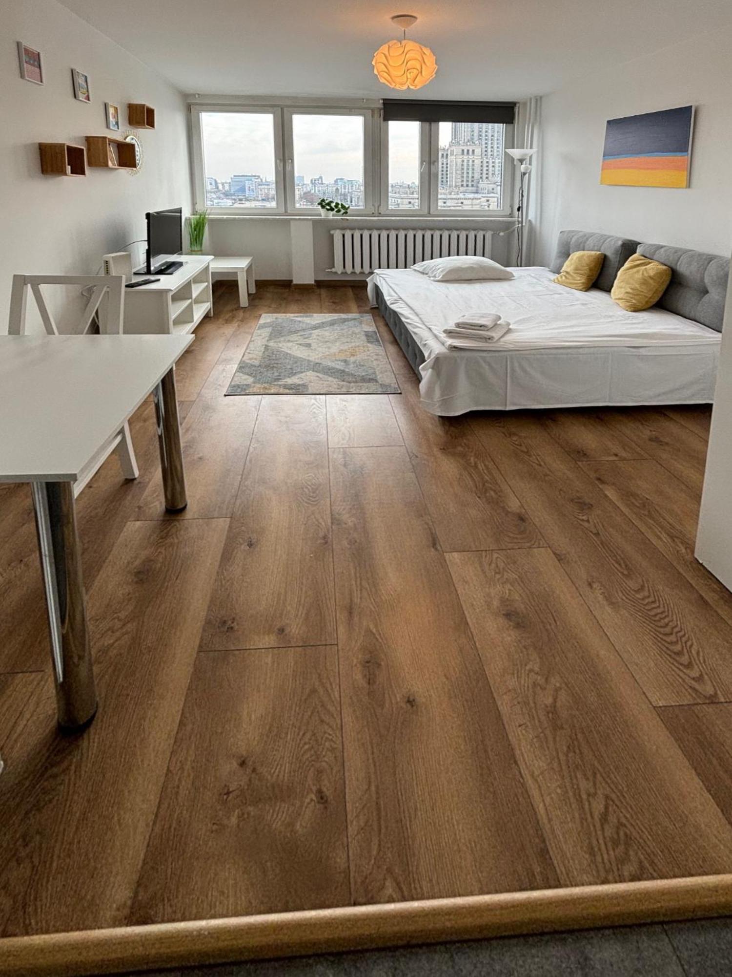 Apartment Sweet Life Next To Metro Station Warsaw